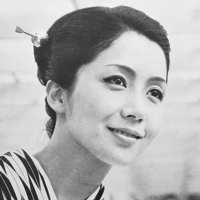 Shima Iwashita Autograph Profile