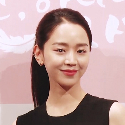 Shin Hye-sun Autograph Profile