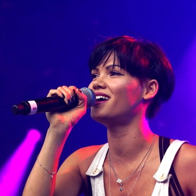 Sinead Harnett Autograph Profile