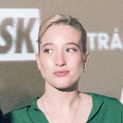 Sophie Lowe Autograph Profile