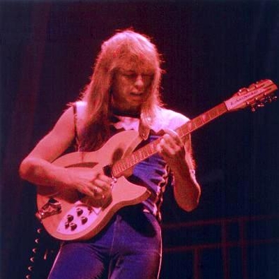 Steve Howe Autograph Profile
