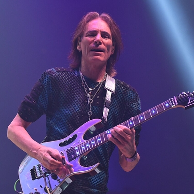 Steve Vai Autograph Profile