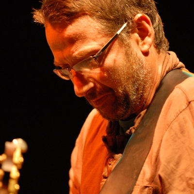Stone Gossard Autograph Profile