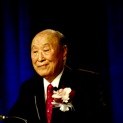 Sun Myung Moon Autograph Profile