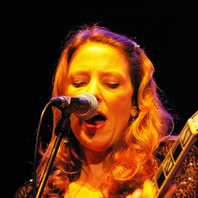 Susan Tedeschi Autograph Profile