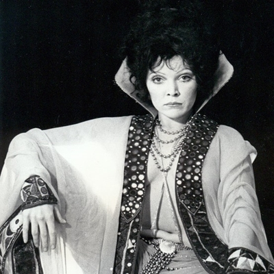 Susan Tyrrell Autograph Profile