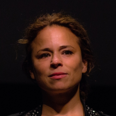 Suzanne Clément Autograph Profile