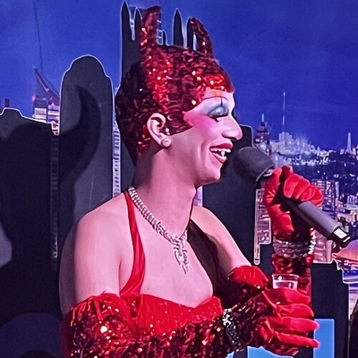 Suzie Toot Autograph Profile
