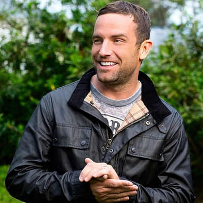 T. J. Lavin Autograph Profile