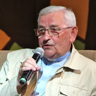 Tadeusz Pieronek Autograph Profile