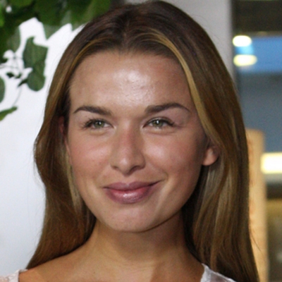 Tahyna Tozzi Autograph Profile
