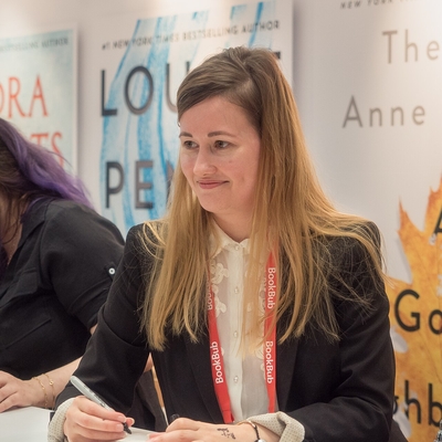 Tamsyn Muir Autograph Profile