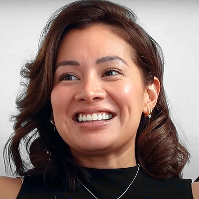 Tara Hoyos-Martinez Autograph Profile