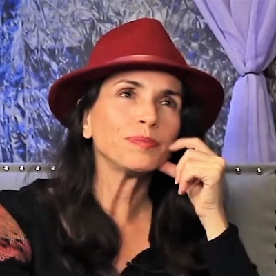 Tasia Valenza Autograph Profile