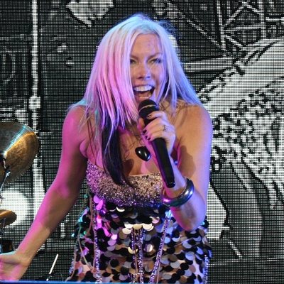 Terri Nunn Autograph Profile