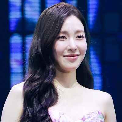 Tiffany Young Autograph Profile