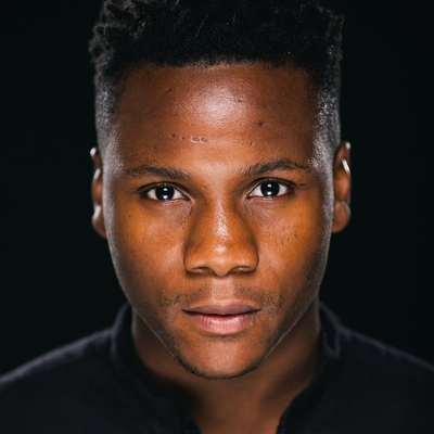 Tobi Bakare Autograph Profile