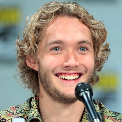 Toby Regbo Autograph Profile