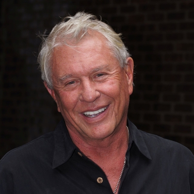 Tom Berenger Autograph Profile