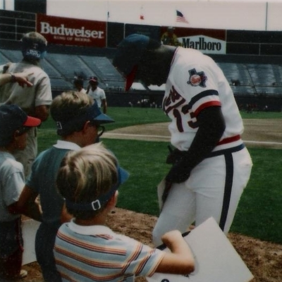 Tom Dunbar Autograph Profile