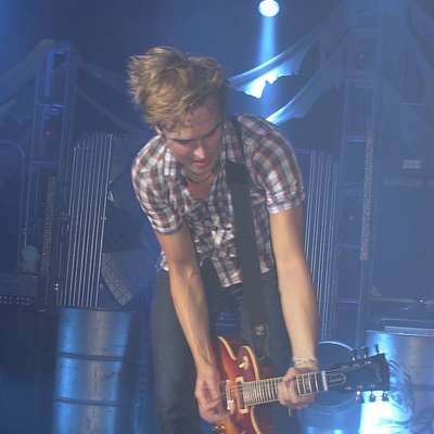 Tom Fletcher Autograph Profile