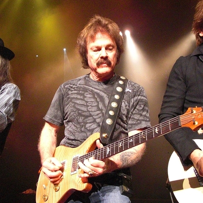 Tom Johnston Autograph Profile