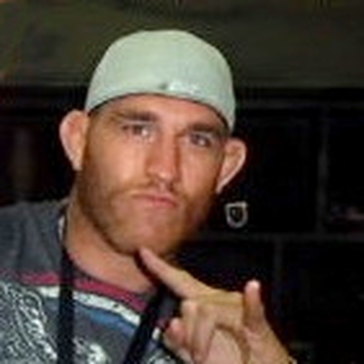 Tom Lawlor Autograph Profile