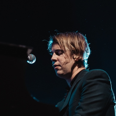 Tom Odell Autograph Profile