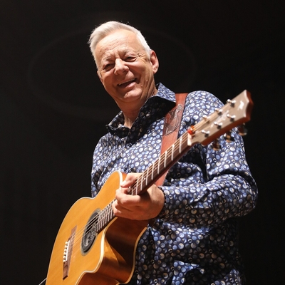 Tommy Emmanuel Autograph Profile