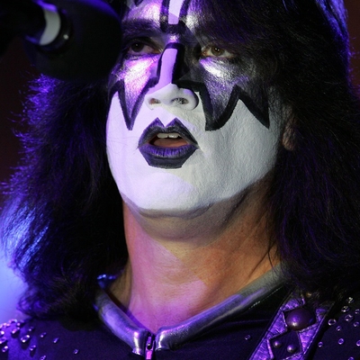 Tommy Thayer Autograph Profile