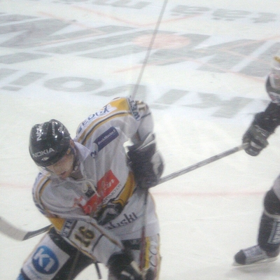 Toni Dahlman Autograph Profile
