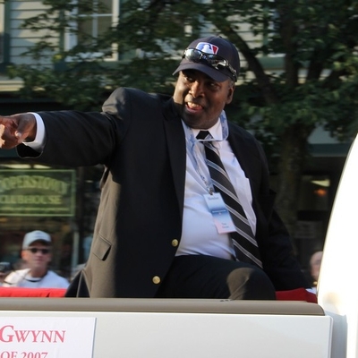 Tony Gwynn Autograph Profile