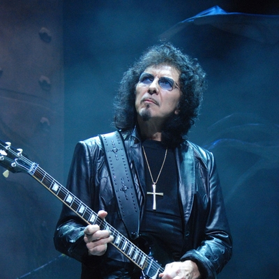 Tony Iommi Autograph Profile