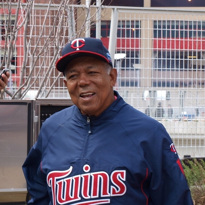 Tony Oliva Autograph Profile