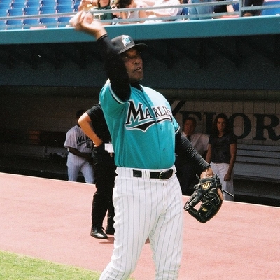Tony Taylor Autograph Profile
