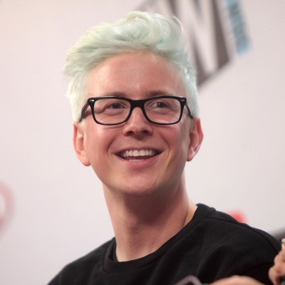Tyler Oakley Autograph Profile