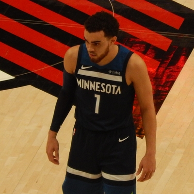 Tyus Jones Autograph Profile