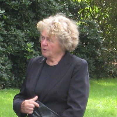 Ursula Hinrichs Autograph Profile