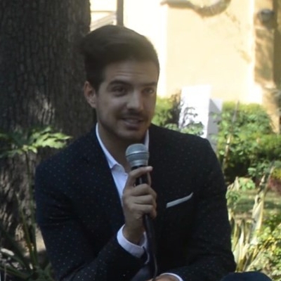 Vadhir Derbez Autograph Profile