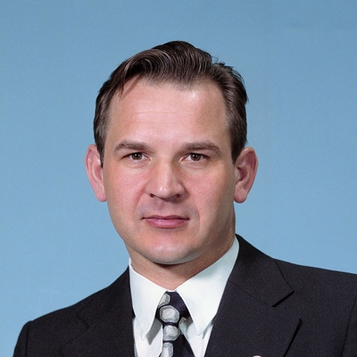 Valeri Kubasov Autograph Profile
