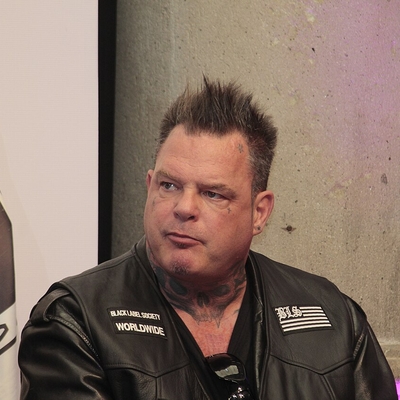Vampiro Autograph Profile