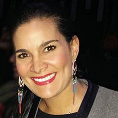 Vanessa de la Torre Autograph Profile