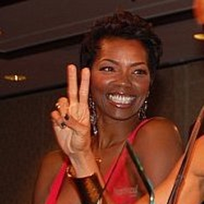 Vanessa Estelle Williams Autograph Profile