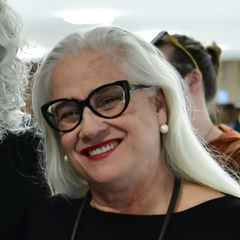 Vera Holtz