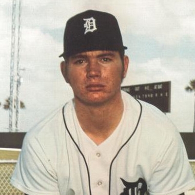 Vern Ruhle Autograph Profile