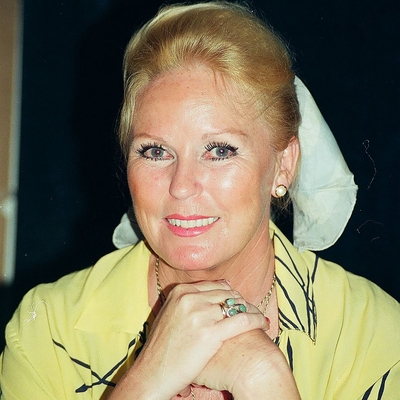 Veronica Carlson Autograph Profile