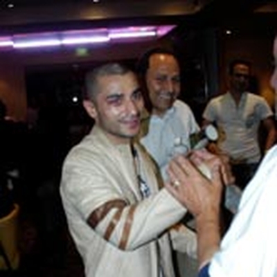 Vic Darchinyan Autograph Profile
