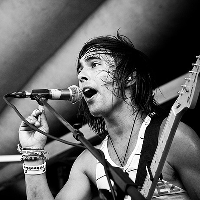 Vic Fuentes Autograph Profile
