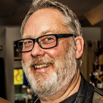 Vic Reeves Autograph Profile