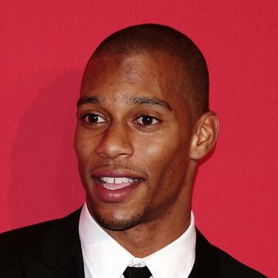 Victor Cruz Autograph Profile